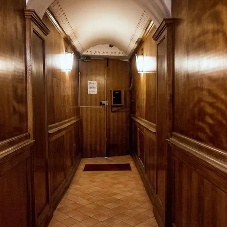 Elegant Flat In The Heart Of Řím